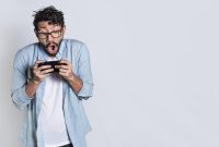 How To Avoid Distractions While Playing Mobile Games